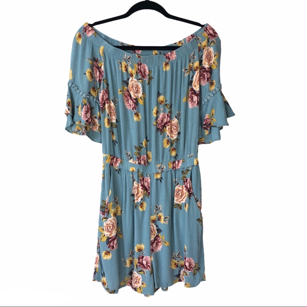 Floral short sleeve boho off the shoulder romper M